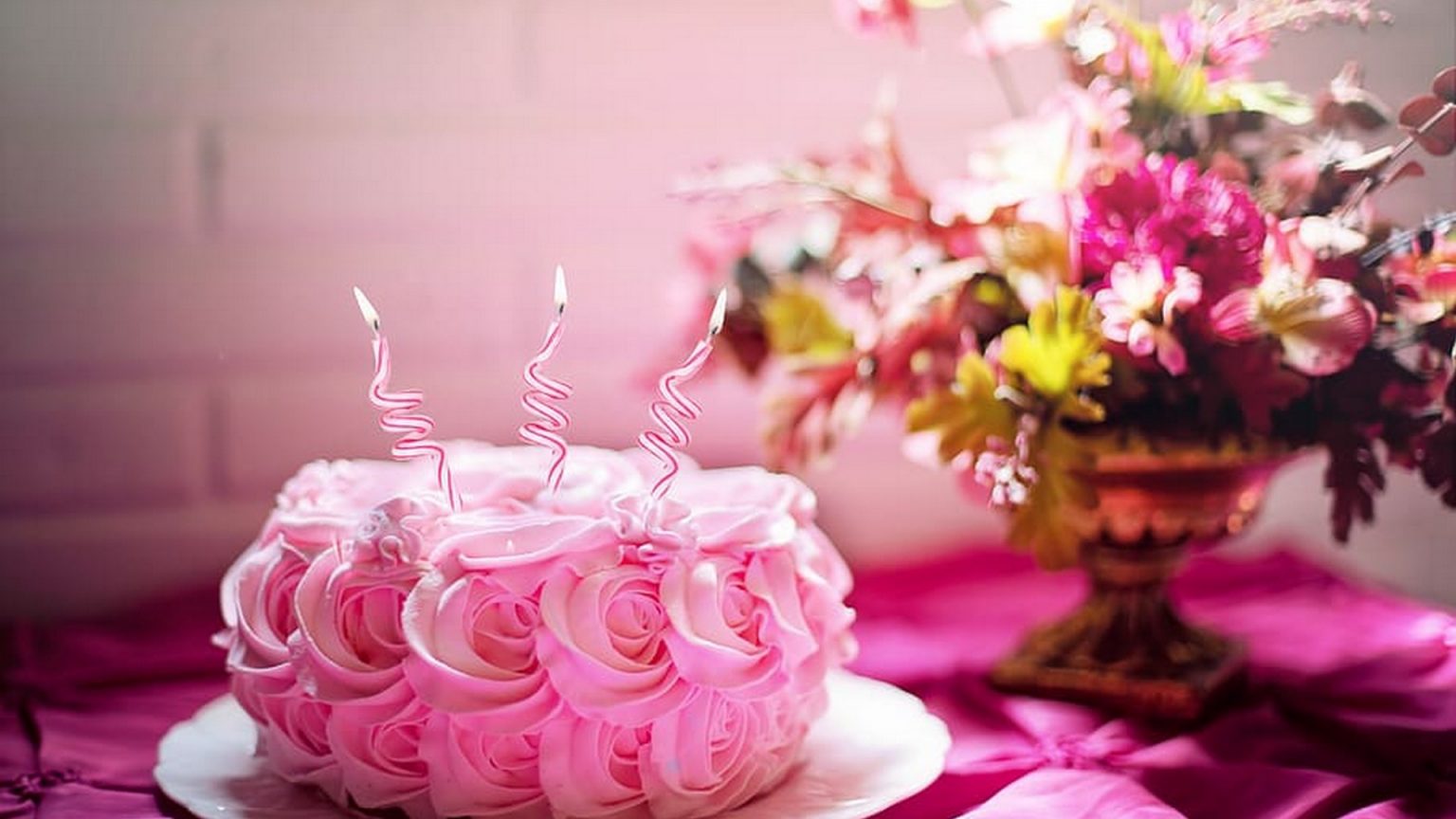 HD Birthday Cake Backgrounds Cute Wallpapers 2023